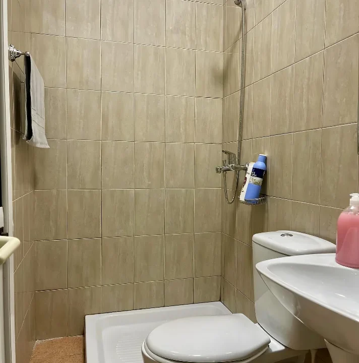 D17F7E82-B291-4065-AF7E-9B0AF80C455F