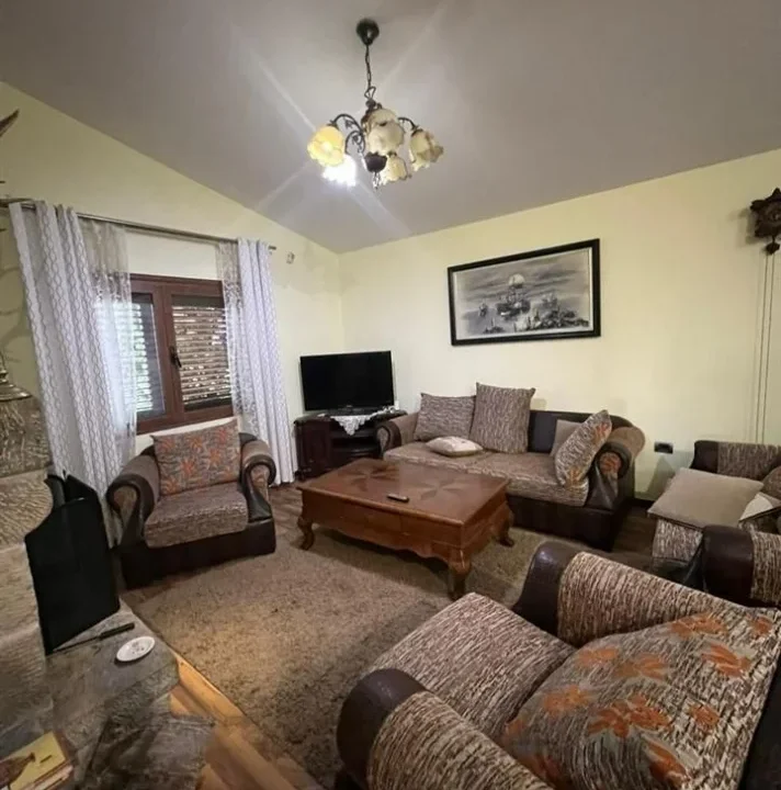 jepet-me-qer-shtepi-private-1+1-ne-shkoze (2)