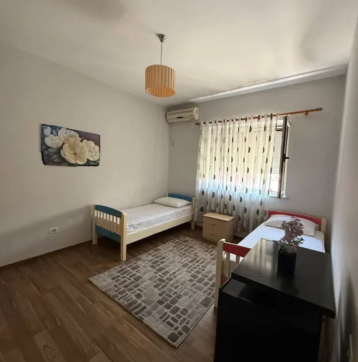 IMAGE 4